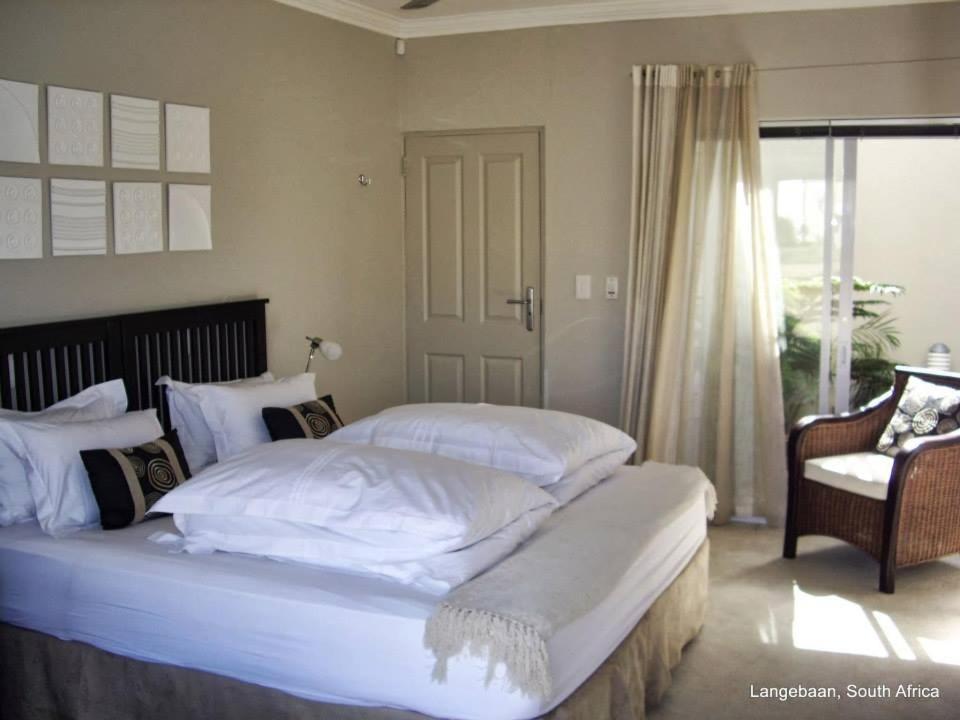 แอท เดอะ ร็อคส์ Hotel ลางเงอบาน ห้อง รูปภาพ